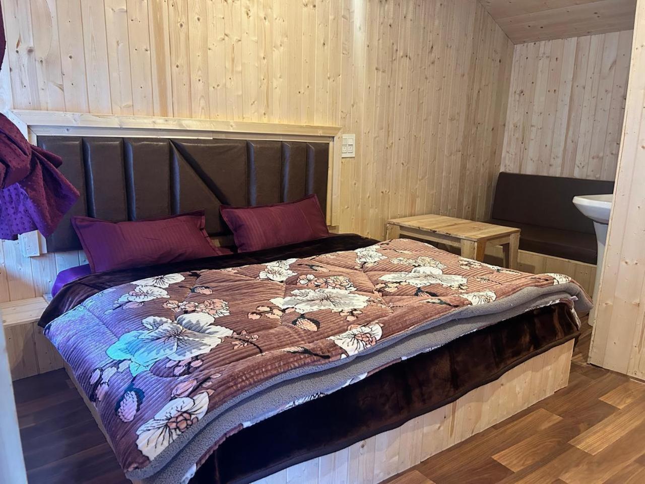 Lord Shiva Dimension Hotel Tosh Kültér fotó