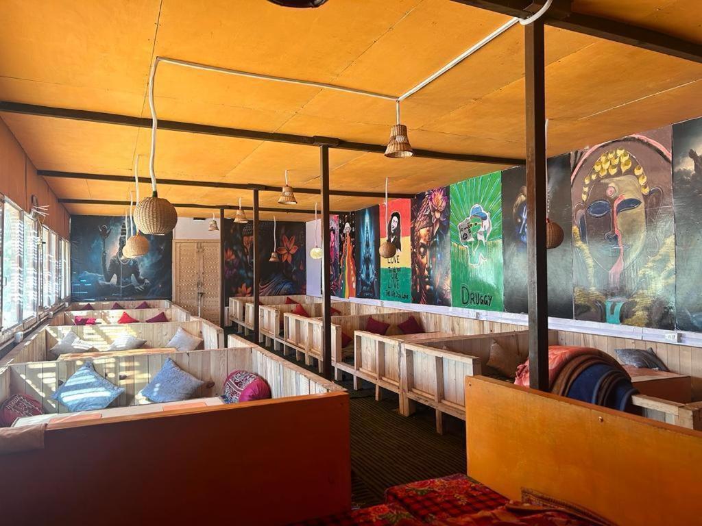 Lord Shiva Dimension Hotel Tosh Kültér fotó