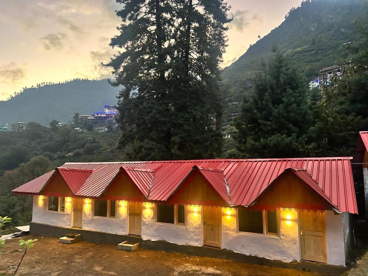 Lord Shiva Dimension Hotel Tosh Kültér fotó