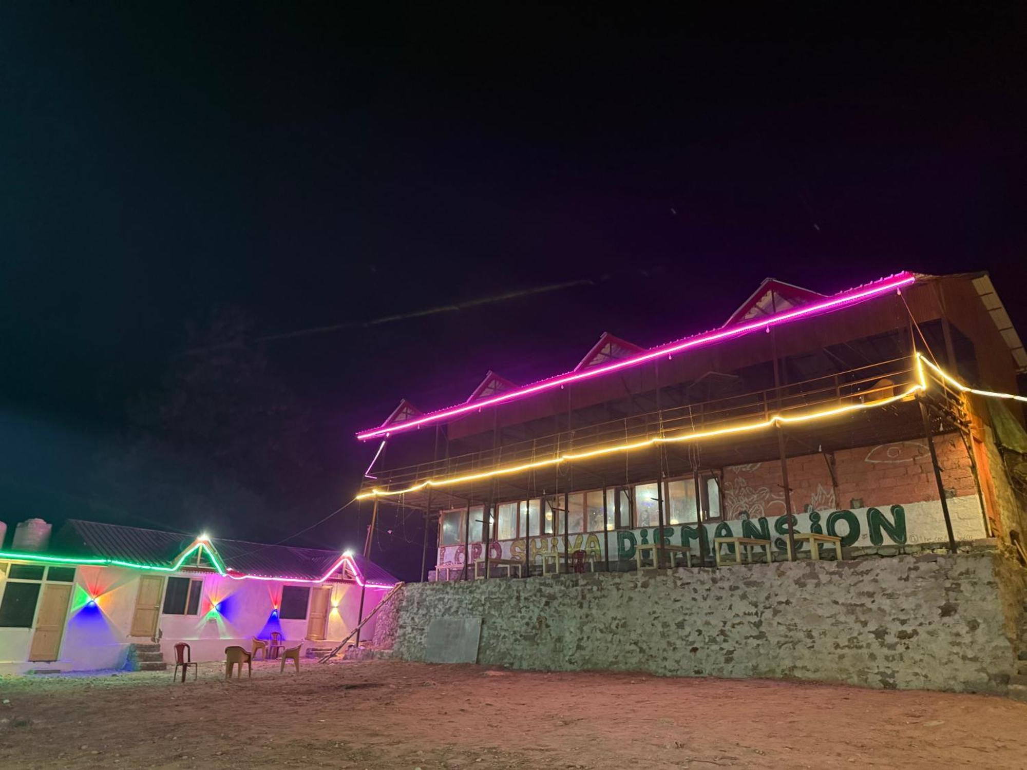 Lord Shiva Dimension Hotel Tosh Kültér fotó