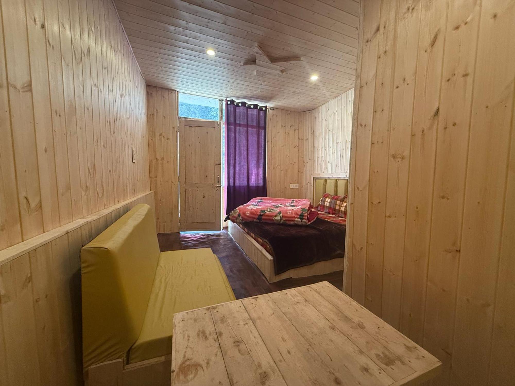 Lord Shiva Dimension Hotel Tosh Kültér fotó