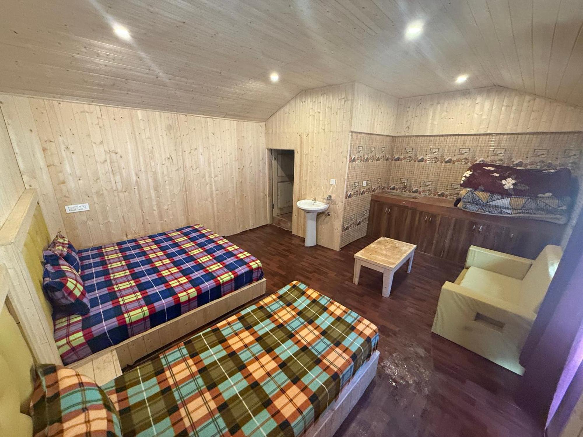 Lord Shiva Dimension Hotel Tosh Kültér fotó