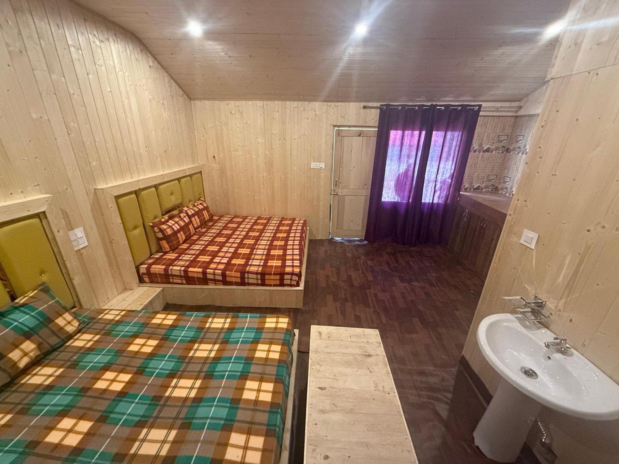 Lord Shiva Dimension Hotel Tosh Kültér fotó